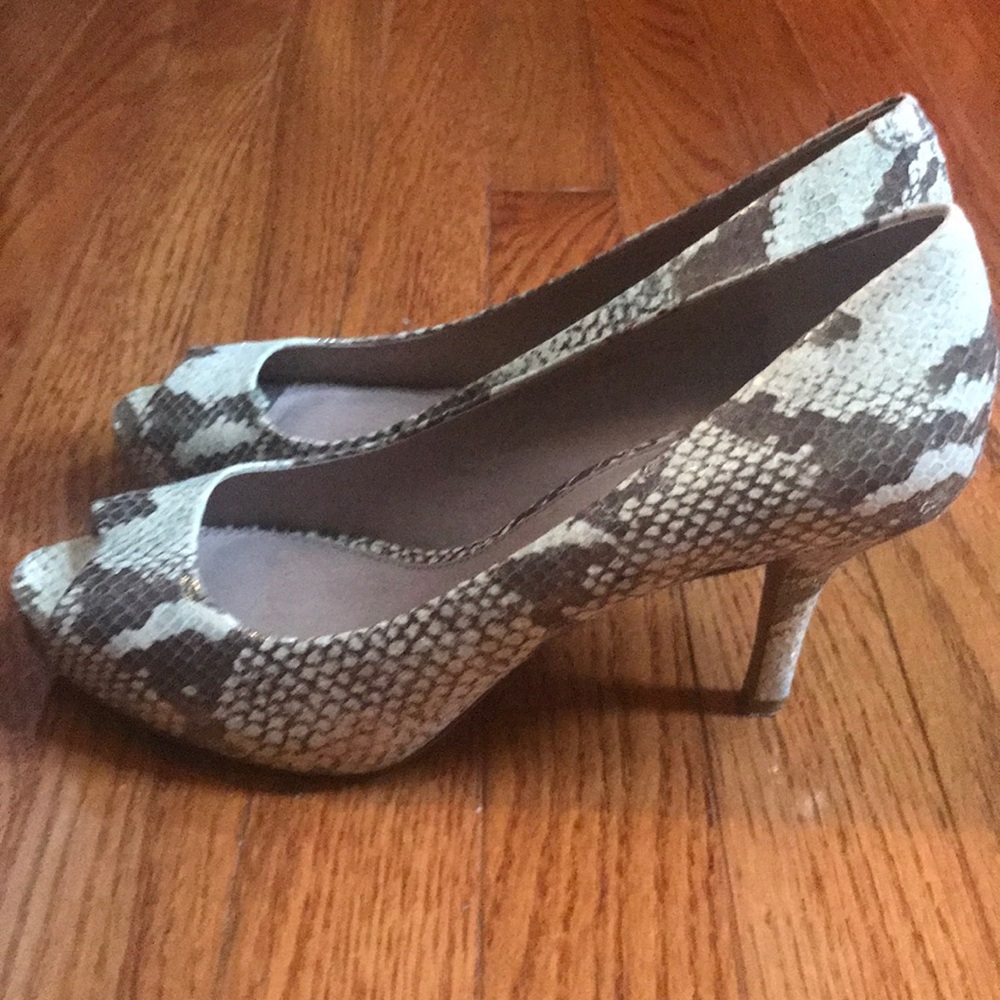 Vince Camuto Kira Gold Goddess Luxury Exotic